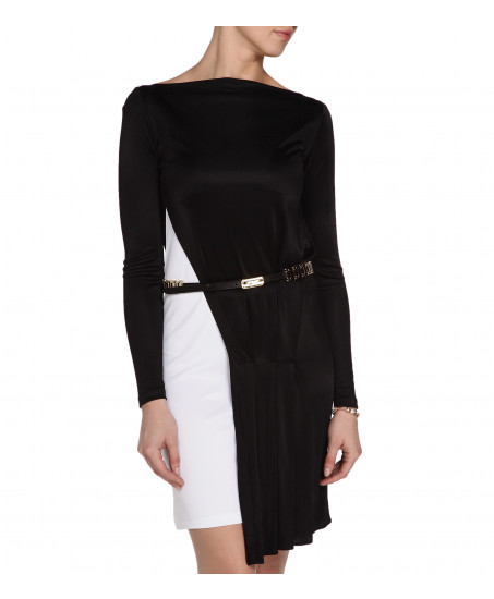Schwarzes Stretchkleid mit seitlicher Akzentuierung 