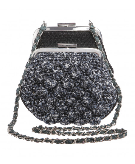 Häkeltasche mit Kette in Blau