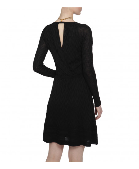 Schwarz gemustertets Kleid mit Cut-Outs 