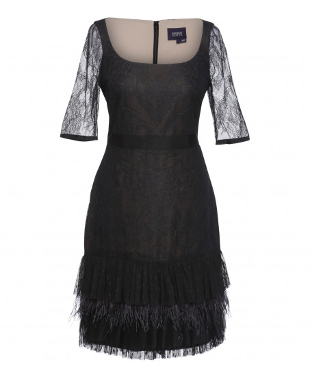 Schwarzes Federkleid mit Spitzeneinsätzen