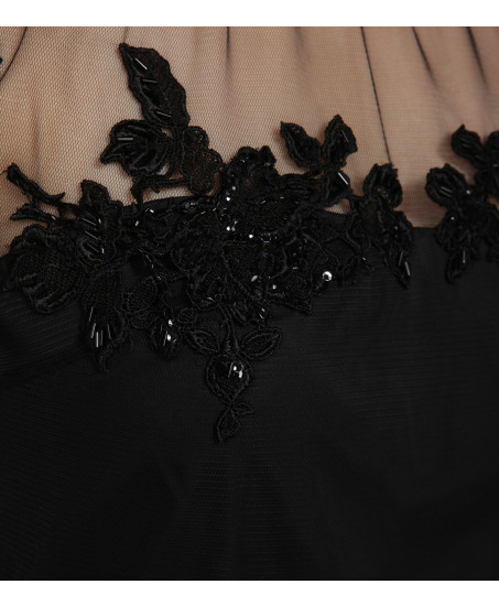Edles Spitzen-Abendkleid in schwarz mit Bestickung
