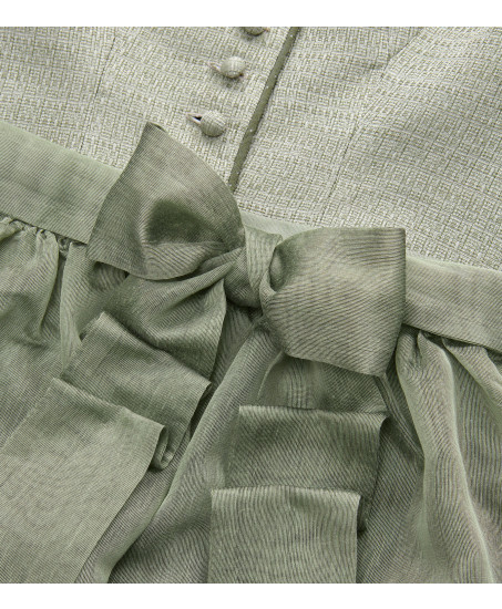 Vorderansicht- Dirndl Greta in Salbeigrün von Alpenherz