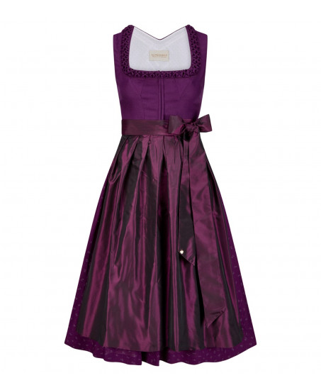 Edles Alpenherz Dirndl Mara in Lila – Freisteller Frontansicht, Designer-Dirndl bei Dresscoded mieten