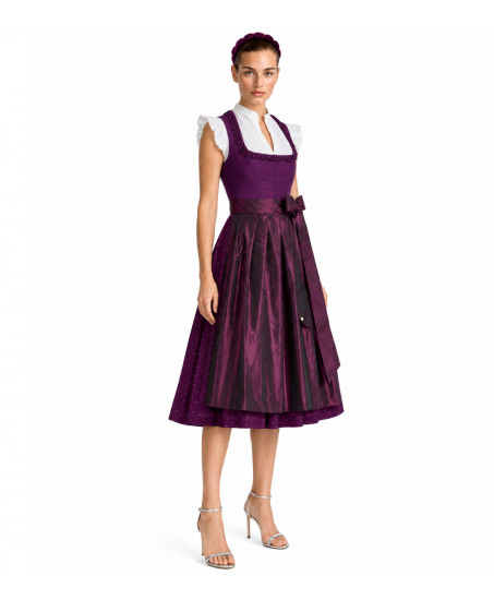 Edles Alpenherz Dirndl Mara in Lila – Freisteller Frontansicht, Designer-Dirndl bei Dresscoded mieten