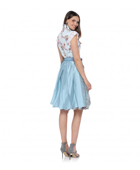 Dirndl in Hellblau mit Engeln