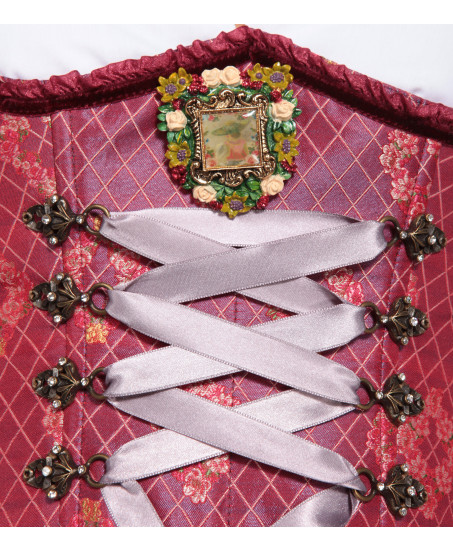 Dirndl in Pink mit Ornamenten