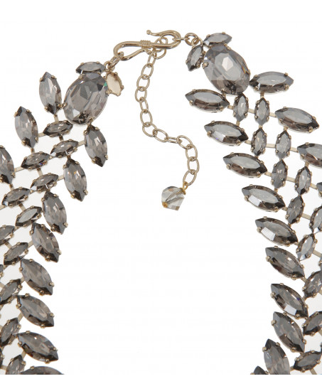 Collier mit Tropfenförmigen Steinen