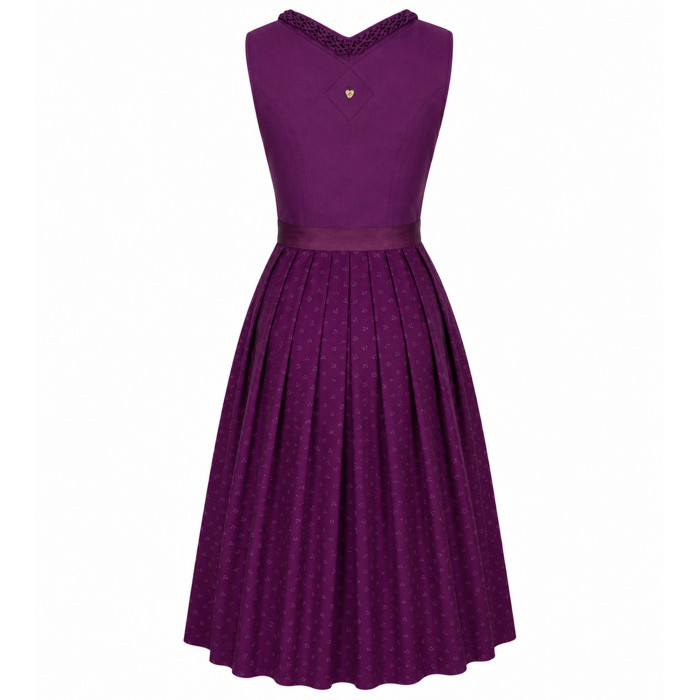 Edles Alpenherz Dirndl Mara in Lila – Freisteller Frontansicht, Designer-Dirndl bei Dresscoded mieten