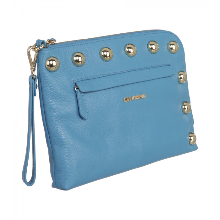 Lederclutch mit goldenen Nieten in Hellblau