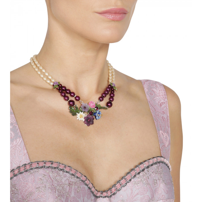 Trendiges Blumencollier in Lila
