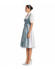 Samtdirndl in Blau mit Schleife