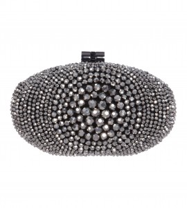 Clutch mit glänzenden Perlen in Silber