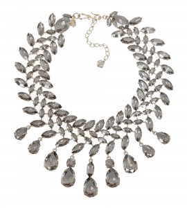 Collier mit Tropfenförmigen Steinen
