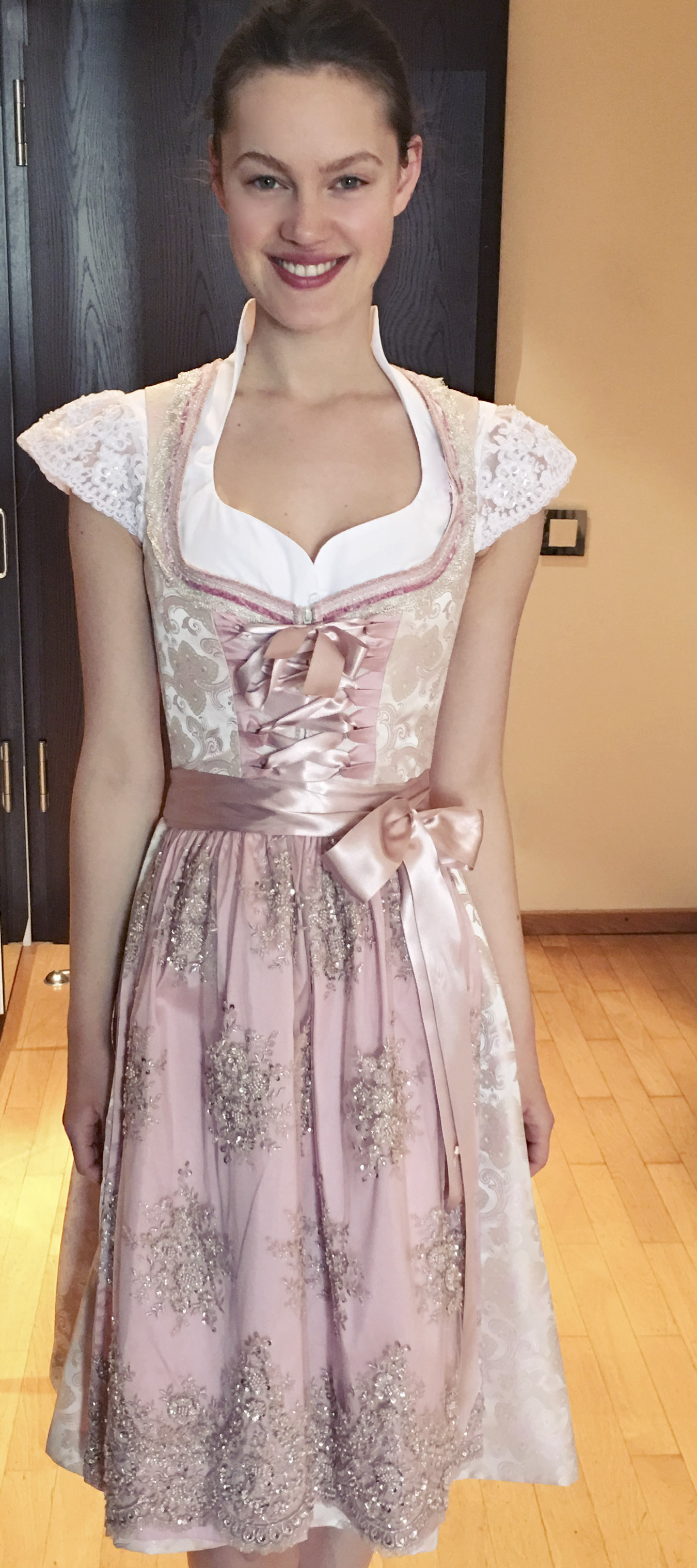 Dirndl Maja in Rosé/Pink