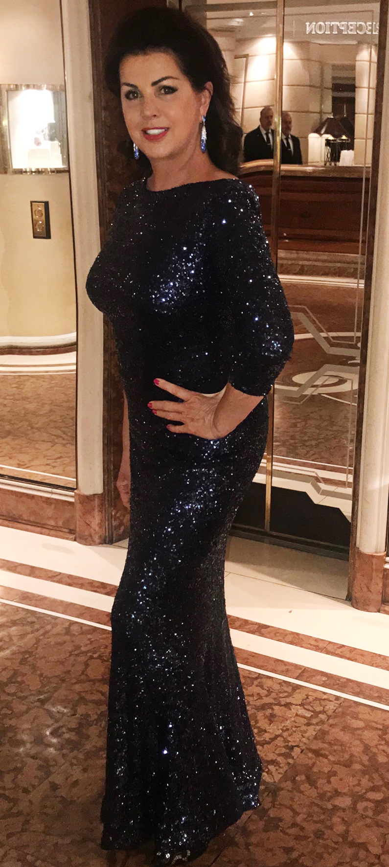 Paillettenrobe in Dunkelblau