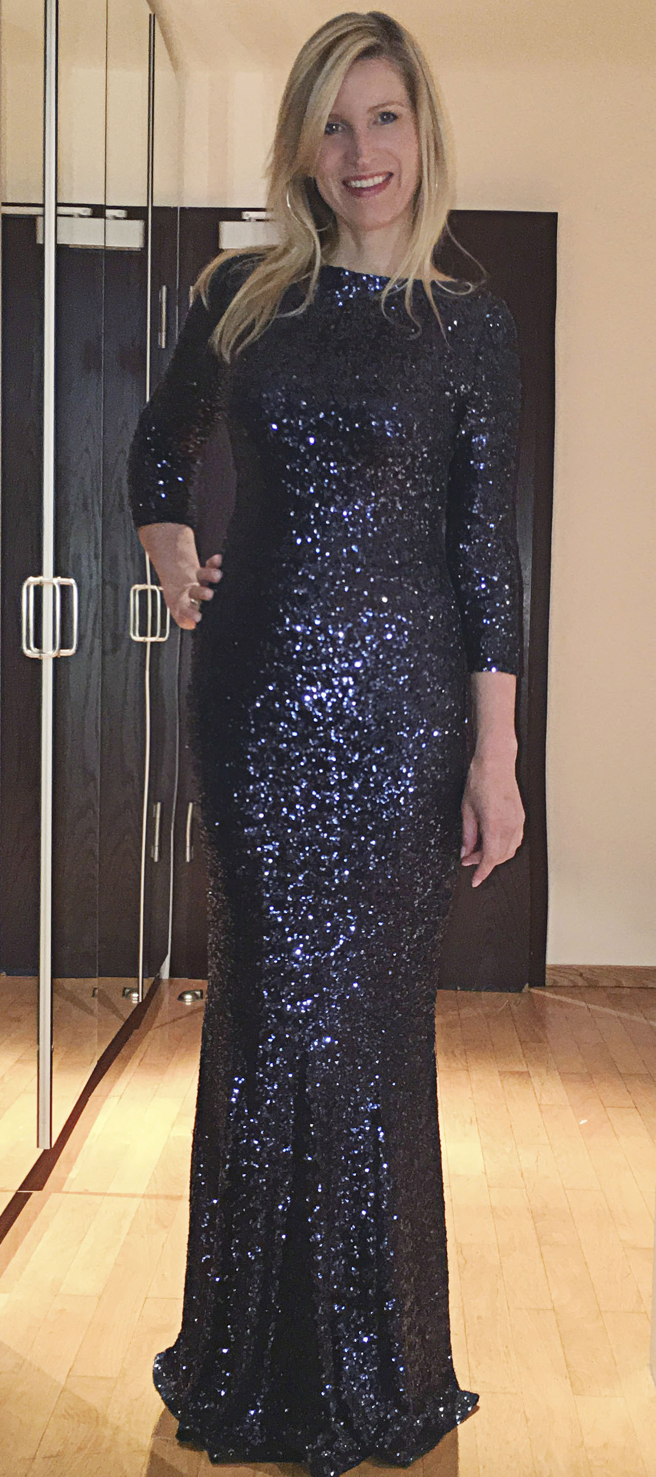 Paillettenrobe in Dunkelblau