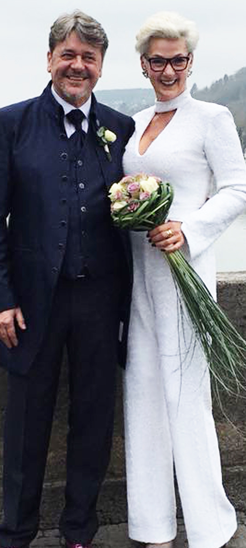 Jumpsuit mit Cut-Out in Weiss