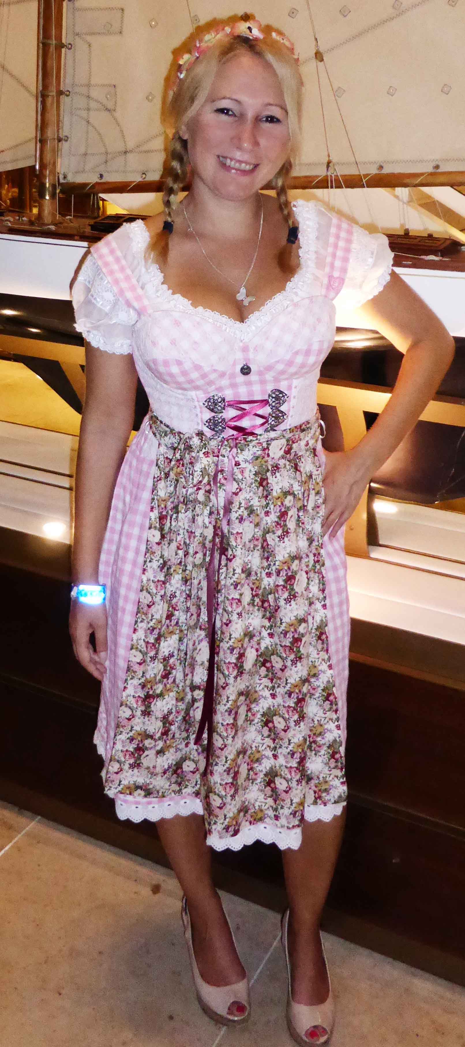 Rosa/Weiß kariertes Dirndl mit Blumenschürze